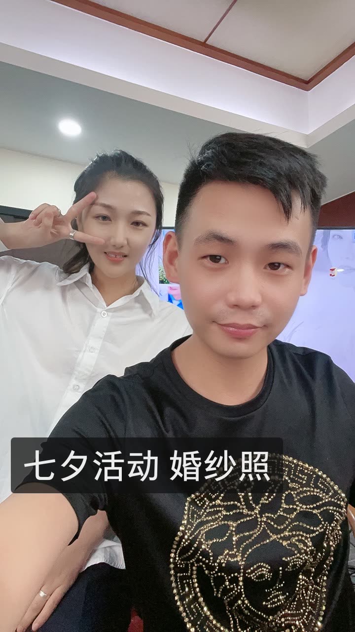 图匠摄影郑浩七夕活动进行的快手直播