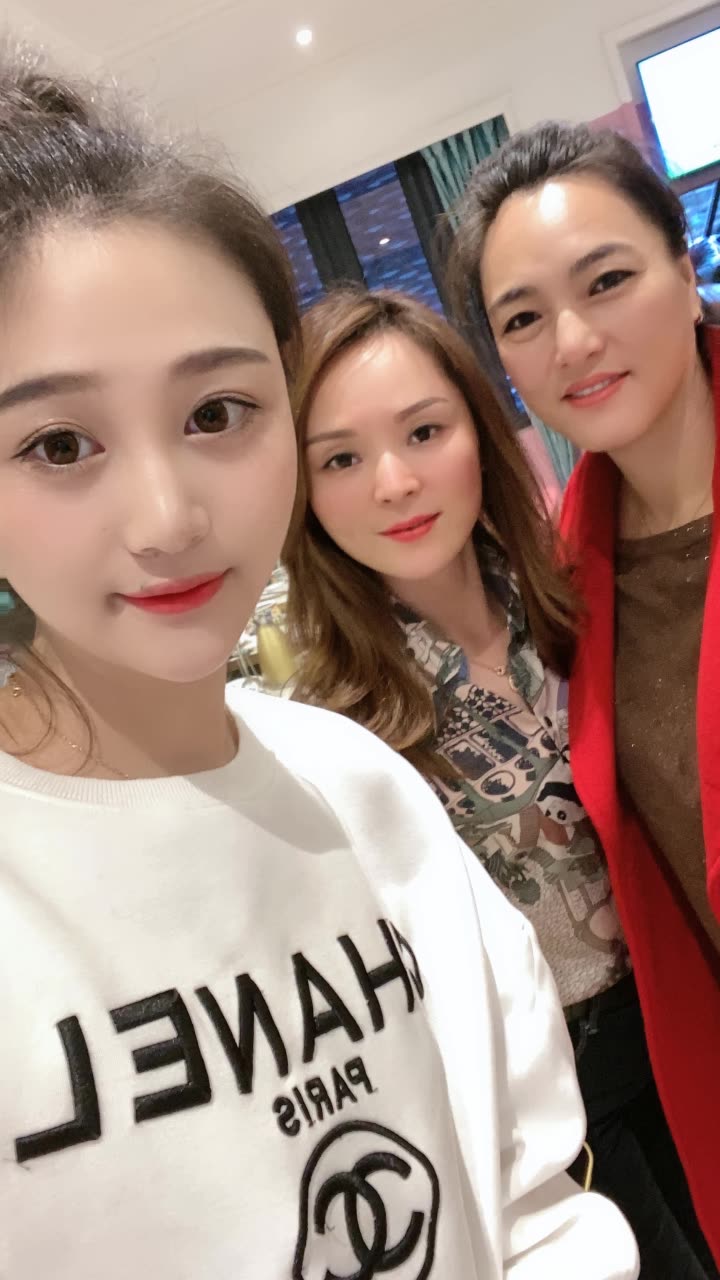 疯疯淼淼妈妈的快手直播